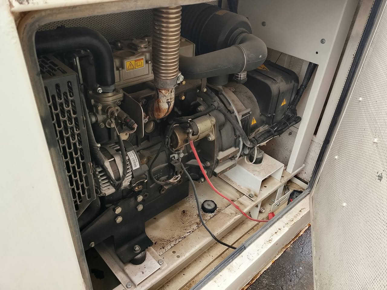 سلام عليكم
مولد البيع  بيركنز 20 كيفي كاتم 
***********
