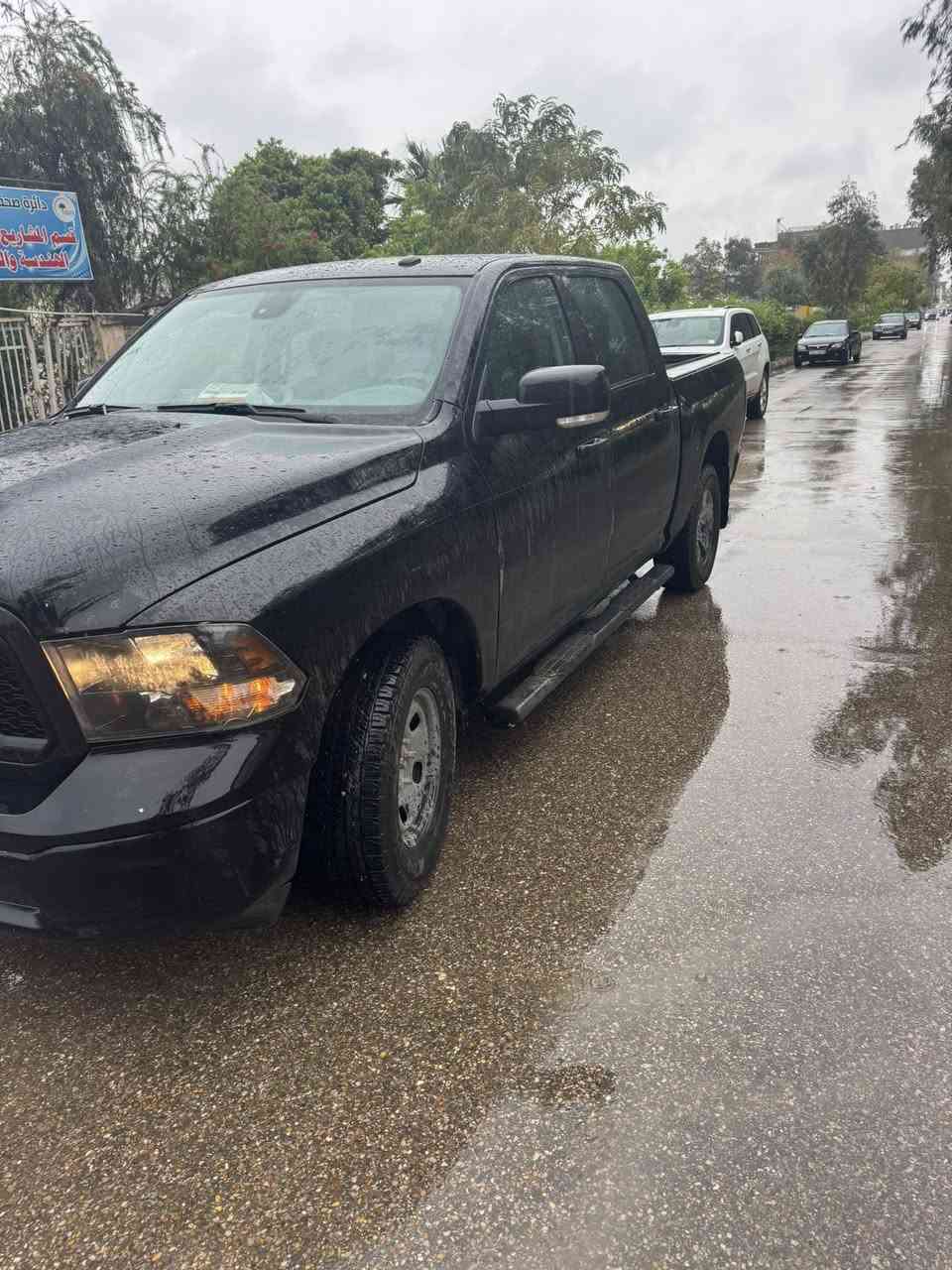 رام كلاسك موديل 23 مكينة 3600 السيارة بيها 3 قطع مال امريكا  السيارة ما مرقمه تترقم اي محافظة باستثناء اقليم كردستان رايد مراوس بجارجر او اوباما السيارة عارضها 190 نقصها السيارة ففط مشط ستيرن وكف عندي بالمطر لانو ضربتها من جوه والعقل مال مشط ستيرن مفتوح ودخل مي للعقل وكف عارضها 190 وكلشي بالسوك موجود اخوان


**إذا كنت صاحب هذا الإعلان وتريد حذفه لأي سبب، رجاءا أرسل رسالة إلى الدعم الفني**