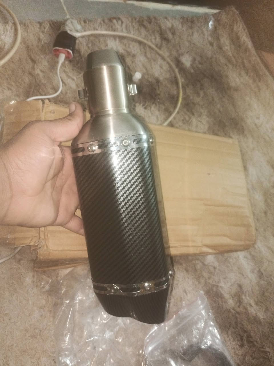 سلام عليكم صالنصه كاربون فايبر 
السعر 25/ *********** بي واتساب
