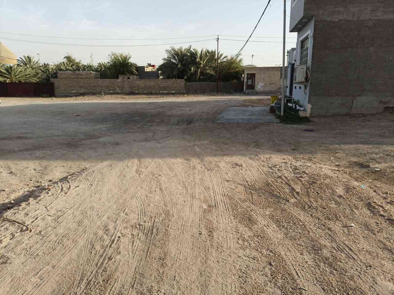 بسم لله الرحمن الرحيم
عرض رقم 1 
عرصه ٣٠٠ متر واجهه ٢٠ إنزال ١٥ ركن زراعي سند ٢٥ الموقع خلف مجمع درهم في الكوفة منطقة متوفر فيهه جميع الخدمات قريبه عله شارع العام مدارس قريبه شارعهه ٨ متر 
تشتري من صاحب الارض مباشر 
للاستفسار    ***********
