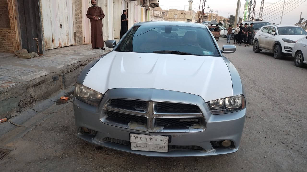 السلام عليكم جارجر 11 رقم اربيل ابو السنويه جاري البسمه السياره بيها جاملغ امامي ايسر فتح بدون ضربه والبنيد تقسيم بعد مابيهه السياره جاهزه مكينه كير تايرات كله جديد السعر ب118 
***********
