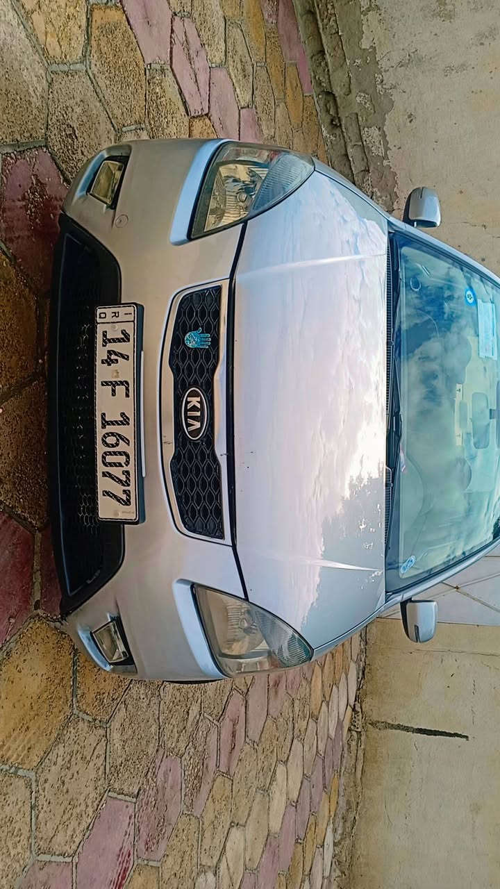 سلام عليكم 
كيه ريو 
مديل ١٢
 مكفوله ماعده البنيد مقسم وبارد مقدمت البنيد 
مكينه ١٦٠٠
جاهز من كلشي 
تخم تاير 
السعر ٩٢
رقم الهاتف 
***********
0771687566
