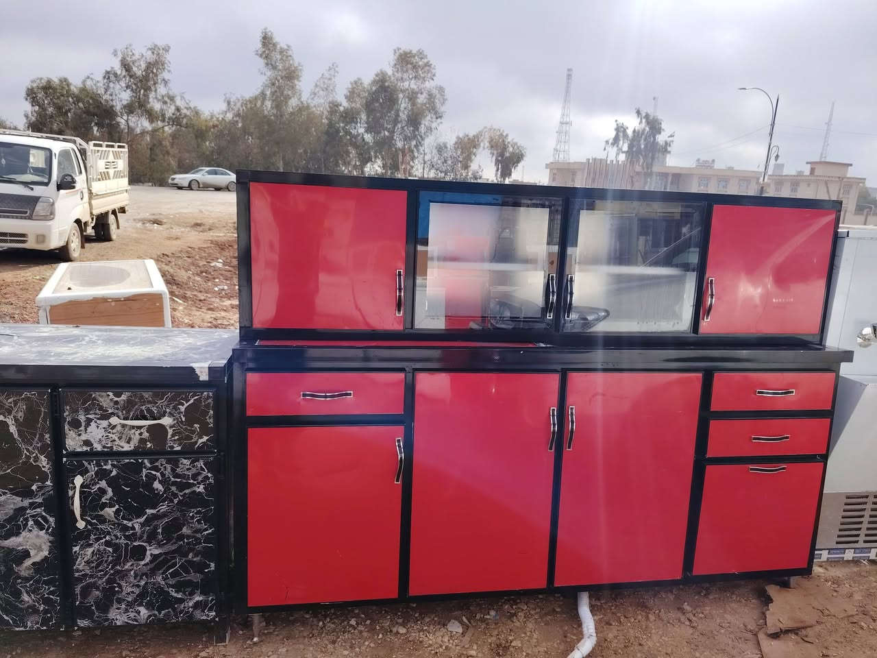 كوانتر المنيوم نظيف اخو جديد 
عنوان الشارع سنجار مقابيل تربيه تلعفر مجمع مقابيل @الجميع مجمع الهابش 
***********
