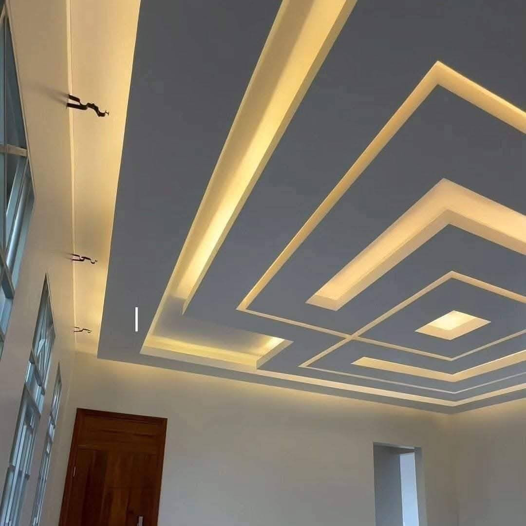 اعمال صبغ وديكورات وسقوف ثانوية وتغليف جدران باسعار مناسبة للاستفسار.  ع الرقم ***********
