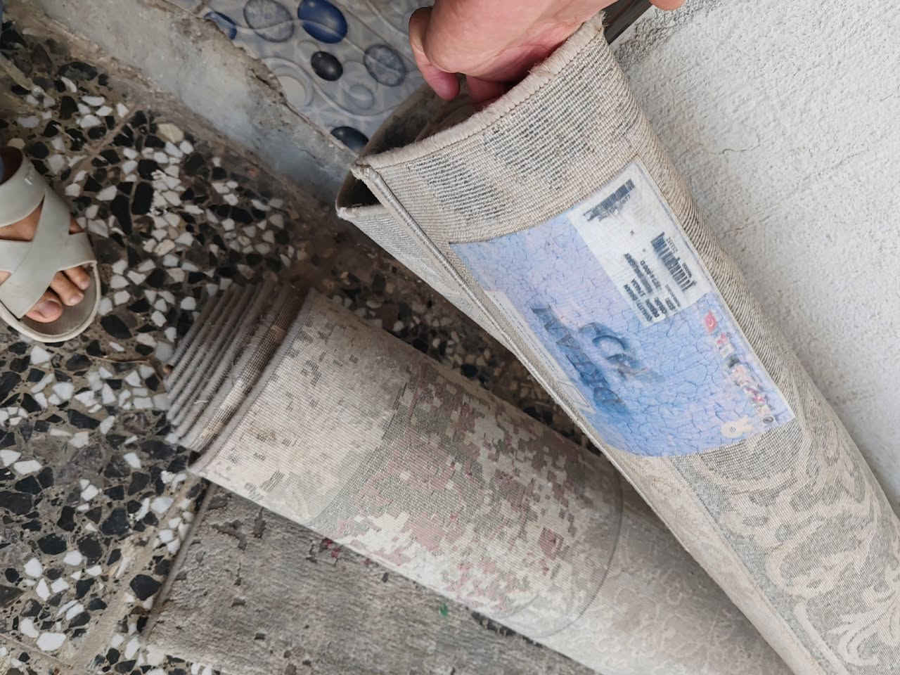 ثنين زوالي للبيع نضيفات قياس 3*4
***********
