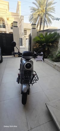 R9 للبيع زيرو دراجة جديدة ممستعملة تفحص يلا تاخذ بطاريات بلاد دبلات بل...