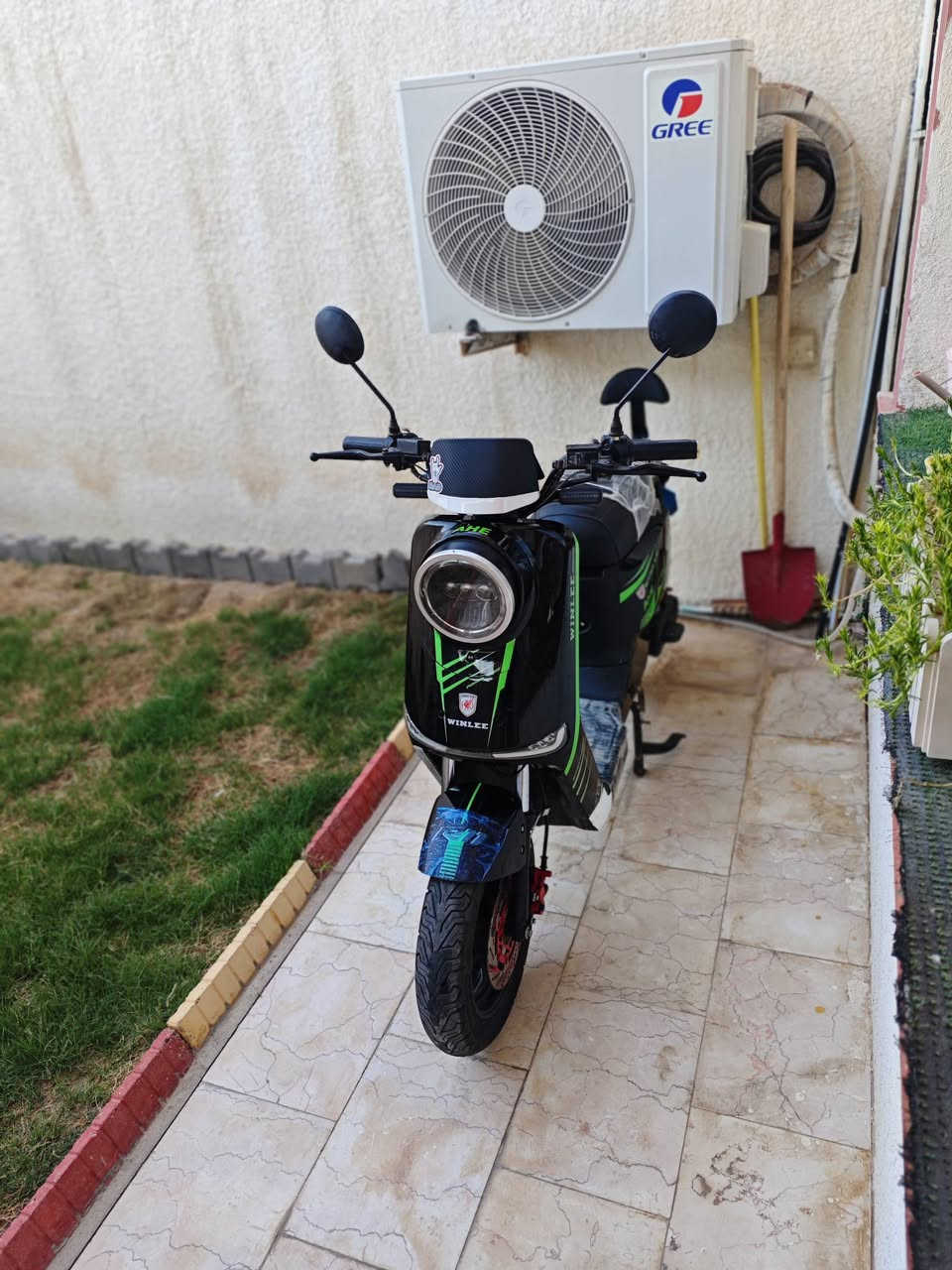 السلام عليكم دراجه r11نضيفه بطاريات 32امبير بيه بس الكفر الجانبي بي شخوط العنوان بصره ابو الخصيب وللتواصل واتساب هذا رقمي ***********
