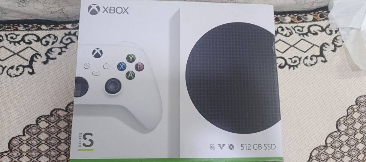 السلام عليكم
شلونكم شباب،
عندي اكس بوكس سيريس S للبيع، الجهاز مستعمل شويّة بس نضافته تخبّل، 
🔹 نظافة ١٠٠٪؜ – ما بي خدش، لا ضربة، ولا أي خلل
🔹 السعة: 512GB – ينزل ألعاب هواي ويمشي سلس
🔹 البطاريات الأصلية مال الجويستك بعدني ما فاتحهن أصلاً! بعدهن نايمات بالعلبة
🔹 كل أغراضه موجودة – مرتب ومحفوظ مثل الذهب

✅ الجهاز ما بي شي،تربطه وتلعب، أداءه سريع ومرتب، يدعم ألعاب الجيل الجديد بدون أي تقطيع لحد 120 فريم والجودة 2k
يفيد للناس اللي تريد جهاز نضيف ومرتاح، لا تصليح لا تعب

💰 السعر ٤٠٠ ألف دينار عراقي
📉 وبيه مجال للجادين

📍 المكان: الطارمية
📩 التواصل خاص او عله هذه الرقم:***********
