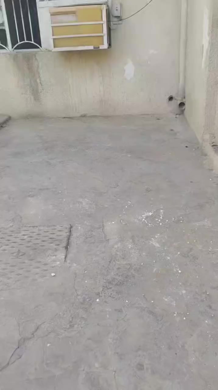 السلام عليكم 
شقه للايجار في الكراده شارع الصناعه قرب جامعة التكنولوجيا بشارع مدرسة ابن خلدون التواصل على الرقم ‎0776 172 0017
