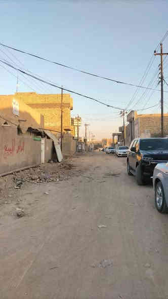 السلام عليكم دار للببيع موقع مرتب المكان : الديوانية / الجمهوري /قرب مولدة العميدي
المساحة الكلية : 280 متر مربع
الدار ركن يعقع عل شارعين امام متنزه  وعل ساحه كبيرة 
يصلح دارين كل واحد معزول عل جهة او تكدر تسوي بيت كامل 
يتكون من( صاله كبيرة  + مطبخ 2 + استقبال + غرف نوم 2 + طارمة + حديقة) 

الاتصال والاستفسار عل الرقم التالي

 🔹***********
