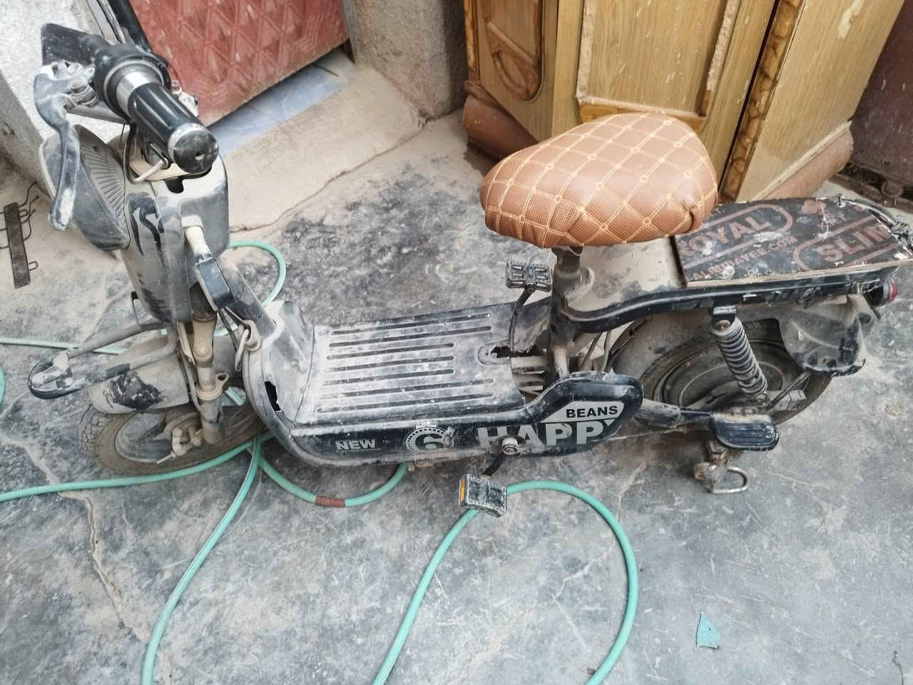 يا الله سعر اخو البلاش دراجه شحن موديل حديث ب 100 الف بطاريات منفوخه ونقص شاحنه مكاني ابو غريب شهداء  ***********
