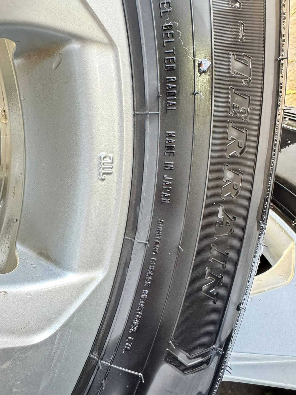 السلام عليكم تخم تاير دلوب ياباني ويل الاصلي لاندكروز موديل 2025 زيرو غير مستخدم
السعر الاتصال على رقم الهاتف ***********
العنوان الديوانية
