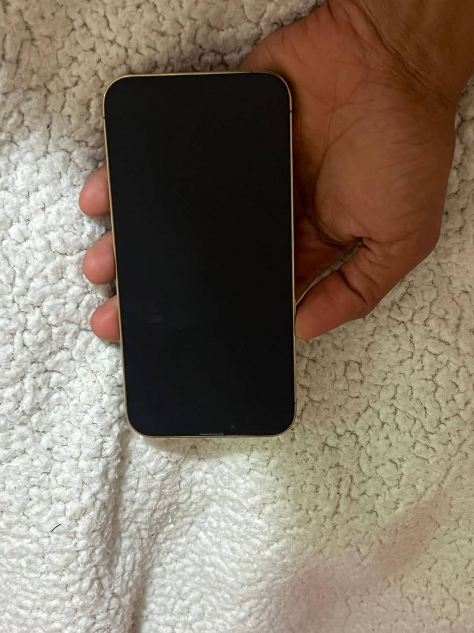 السلام عليكم ايفون 13 برو ماكس مامفتوح الكامره الاماميه لبورتريه بيه غواش الاستفسار *********** عنوان الحله السعر 625
