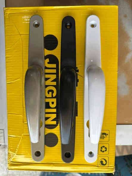 السلام عليكم
على بركة الله تعالى معمل النعيمي للألمنيوم 
بيع جمله مفرد
مواد الألمنيوم مفصلي مع الإكسسوارات بسعر الجمله
عمل كافة أنواع الأبواب والشبابيك الألمنيوم والمحجرات التركية
الموقع المعوقين قرب كراج الزوبات _***********
