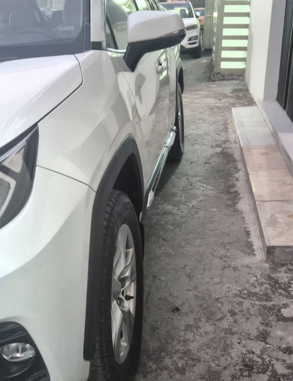 تويوتا رف فورXLE 2020بنزين فقط. 
السيارة ماشية 30200كم. فتحة سقف. تشغيل عن بعد .حساسات أمامية وخلفية. كاميرا.فور ويل.  للاستفسار. 
ت ***********.
