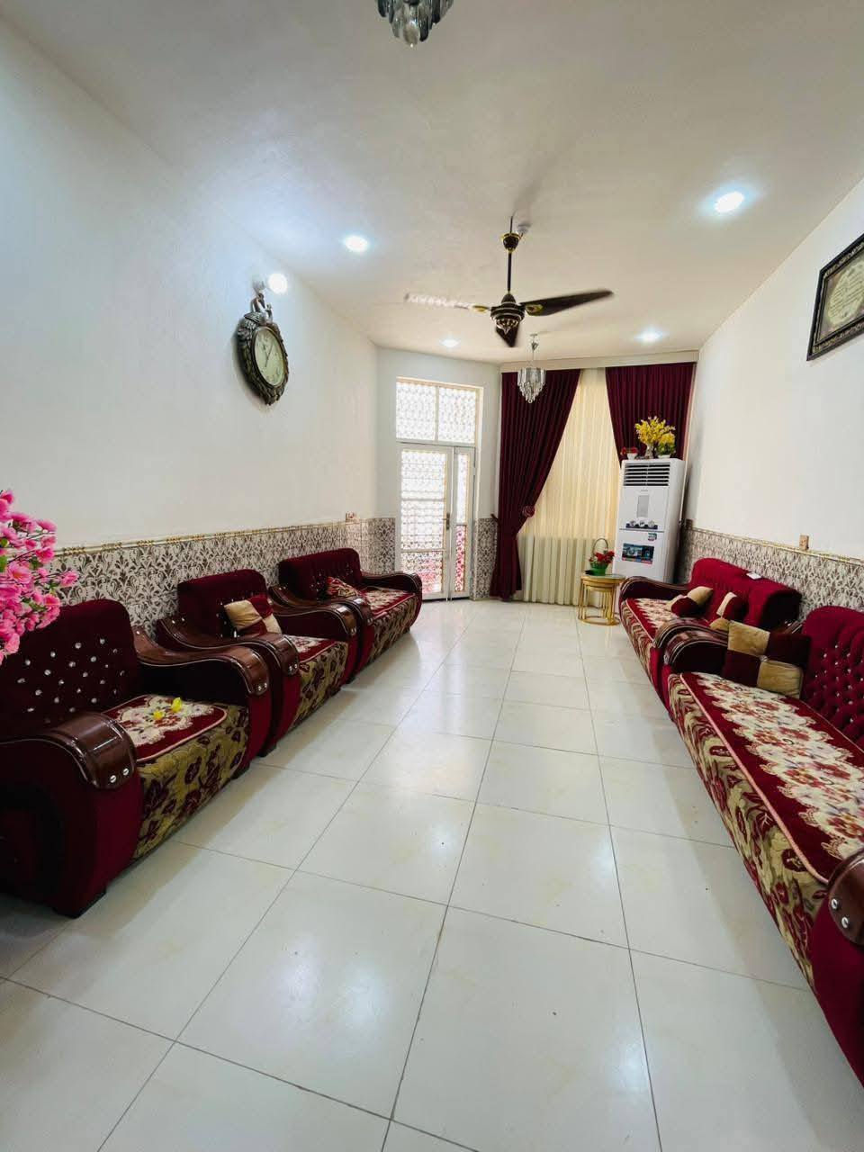 الدار للبيع مساحه ١٦٠ متر طابو صرف

العنوان ابي غرق حي الحسين

طابق واحد

خدمات كامله مدارس قريب شارع حله كربلاء

 ***********
