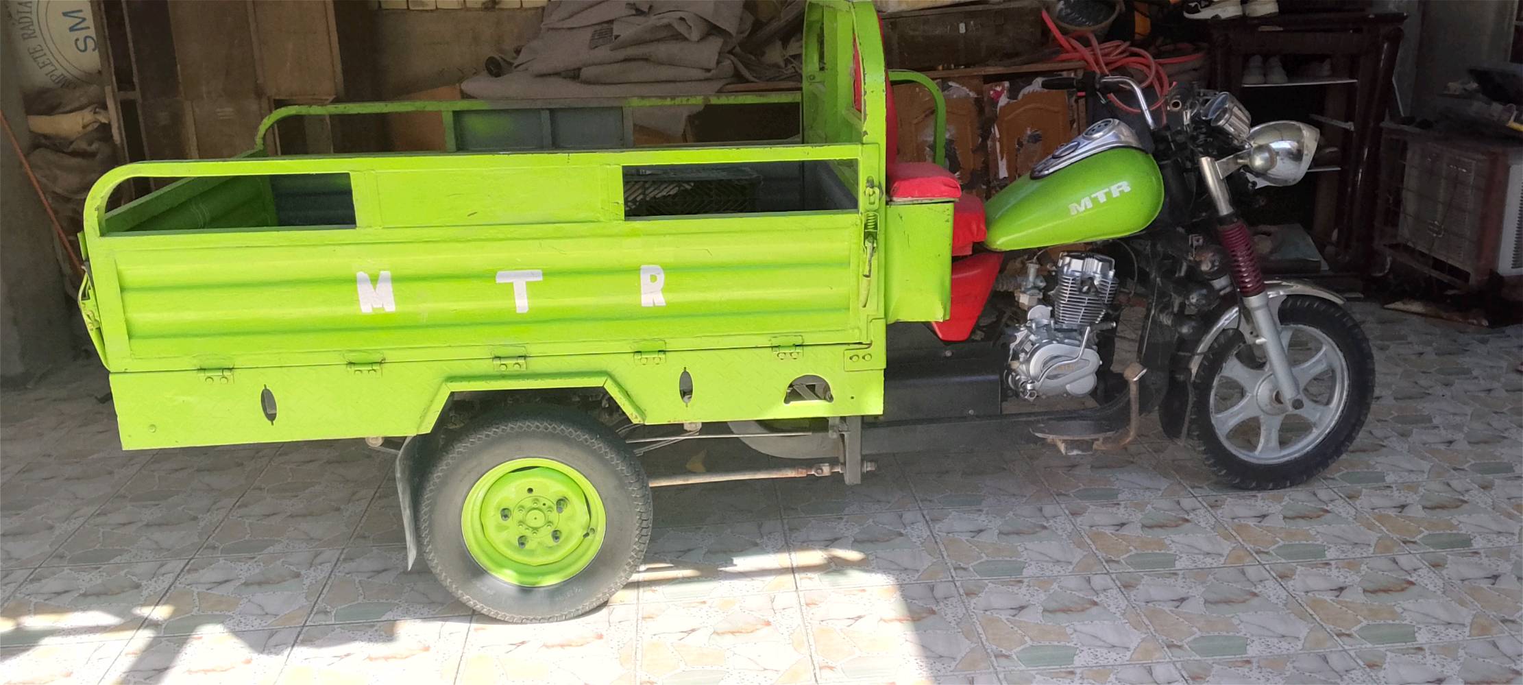 ستوته للبيع  مديل 19 اوراق كلش نضيفه وكلشي بيهه جديد محرك جديد كهربائيّة جديده  كلش نضيفه رايده مليون 600 وبيه مجال قليل 