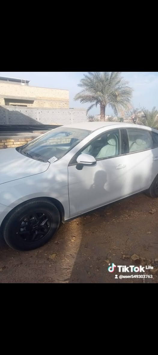 السلام عليكم سياره بي واي دي للبيع سياره زيرو ما ماشي سعر 120 وابي مجال تحياتي للجميع ***********
