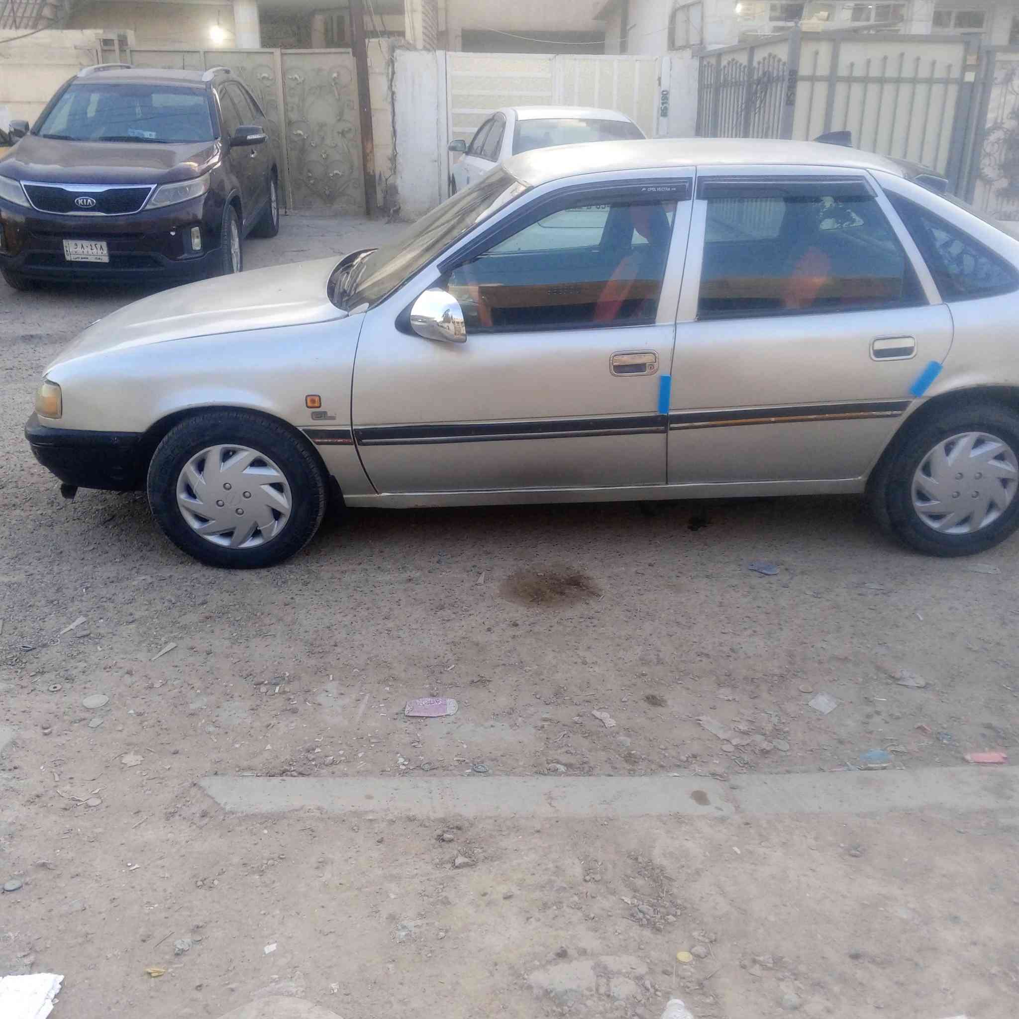 السلام عليكم اوبل فكترا موديل 90 كير اوتوماتيك محرك 2000 تخم تاير صدر جديد كير ومحرك  مكفولات تبريد نقص بس الكمبريسر رقم بغداد انكليزي بسمي السعر 32 مكان بغداد العامرية رقم الهاتف ***********
