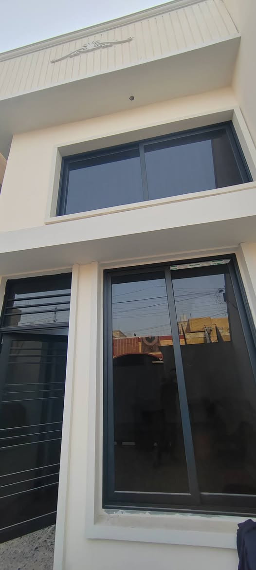 🏡 فرصة  للسكن او للاستثمار دار مجددة بالكامل – حي الإعلام / مربع التعليم خلف جامع علي السجاد

دار للبيع بموقع هادئ جدًا وخدمي، تبليط ومجاري جديدة، قريب من المدارس والخدمات.

📐 المساحة: 100 متر (5×20)
📜 النوع: طابو صرف

يتكوّن البيت من:

🔹 الطابق الأول:
استقبال مريح + مطبخ + غرفة نوم + حمّام + مدخلين

🔹 الطابق الثاني:
غرفتان نوم + مطبخ + حمّام

🔹 الطابق الثالث:
بيتونة + سطحين

✨ البيت مرمّم تجديد كامل وجاهز للسكن
تبقى فقط نواقص بسيطة:
سقف ثانوي للمطبخ + أرضيات الطابق الثاني 

📍 منطقة هادئة جدًا ومناسبة للعائلة

(وسعره مناسب جدآ) 

📞 للاستفسار والمعاينة: ***********
