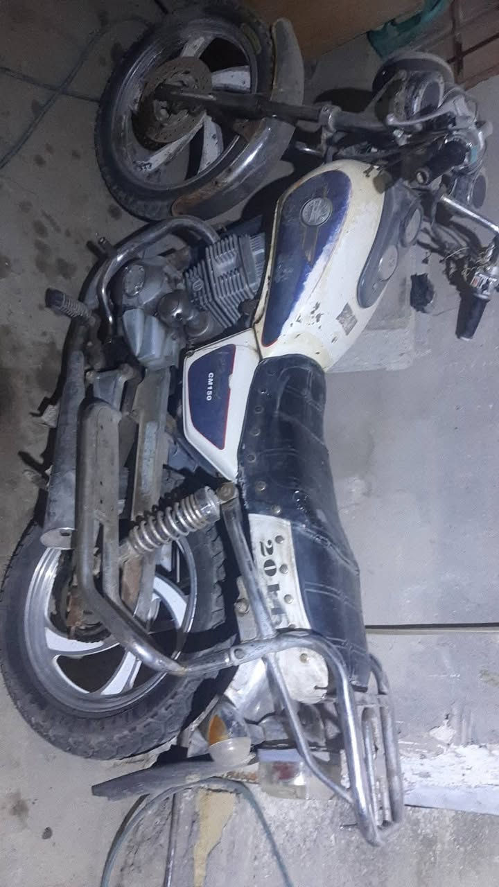 تايموتة للبيع موديل 15اوراق كاملة كلها شغالة بس الدبلات الكدام كاظات
سعرها ٣٠٠وبيها مجال شراي تعال خاص مكاني شطرة او اتصل ***********
