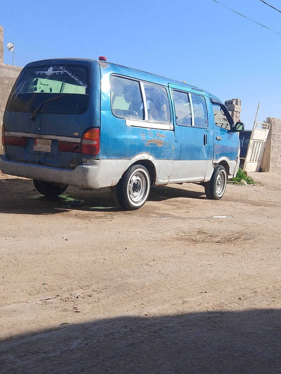 سلام عليكم سياره لبيع مديل 96 تحويل شوكت متريد مصفره هيه وغرمات تاخذه جاهزه مكينه كيره حداديه  تخم تاير شواصي 4تعمير سعر 35وبيه مجال الشراي يتصل وبيه خير ودلل هاذه رقمي ***********

