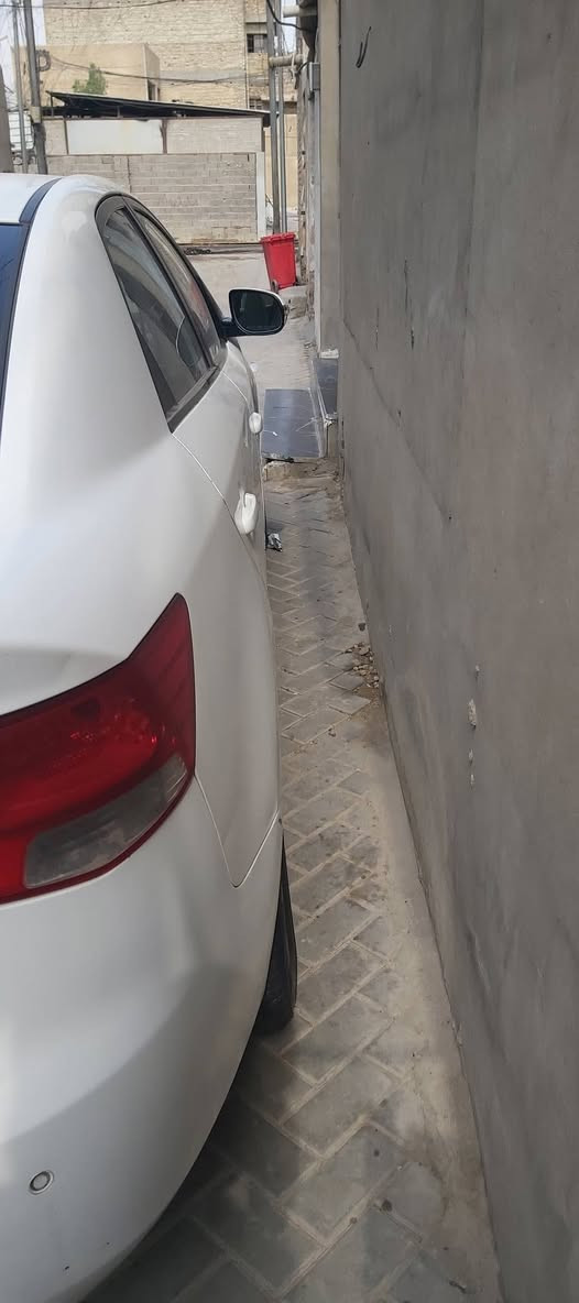 سلام عليكم من رخصة الاخ الادمن كيا سيراتو ٢٠١٠رقم اربيل القديم سيارة كاملة كل نقص مابيهة مكينة كير صدر تايرات تبريد ثلج بيهة قطعة وحدة صبغ جاملغ الخلفي فقط وبيهة طخات بصيطة موضحهة بل صور السعر ٨٠ وبيهة مجال السيارة جانيهة عندي من ٢٠١٩ العنوان بغداد مدينة الصدر ***********

