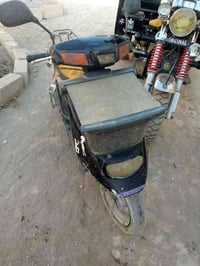 مطور بزون للبيع شرط شغل ومشي السعر 100 وبي مجال لا شري يتصل علئ رقم 07...