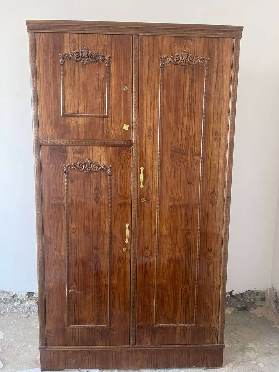 للبيع قيم وخذه بل عافيه مكاني نهيت شارع التدبير
***********
