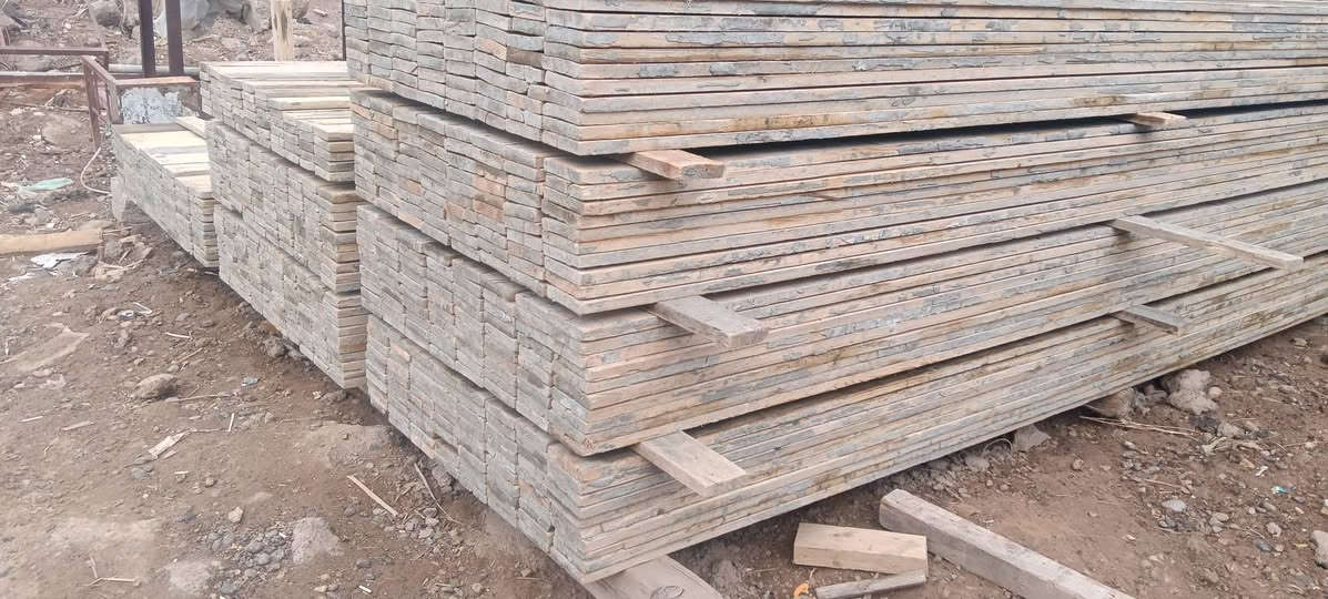 السلام عليكم لوح4متر للبيع دكه وحده بغداد الحسينيه ***********
