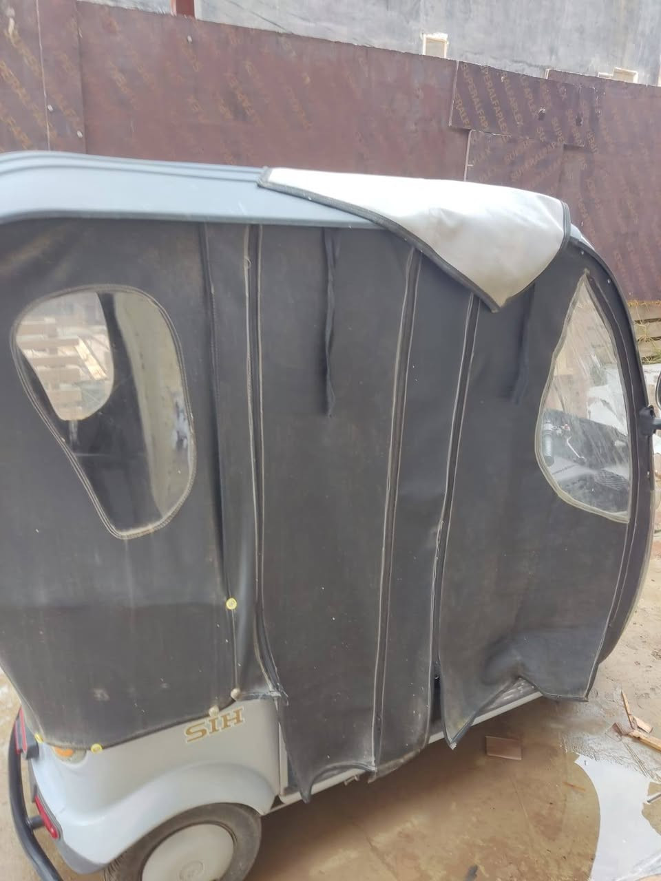 دراجة للبيع شغالة السعر ٩٥٠ وبيهة مجال المكان بهرز للاستفسار الاتصال على الرقم  *********** غير متواجد على الفيس
