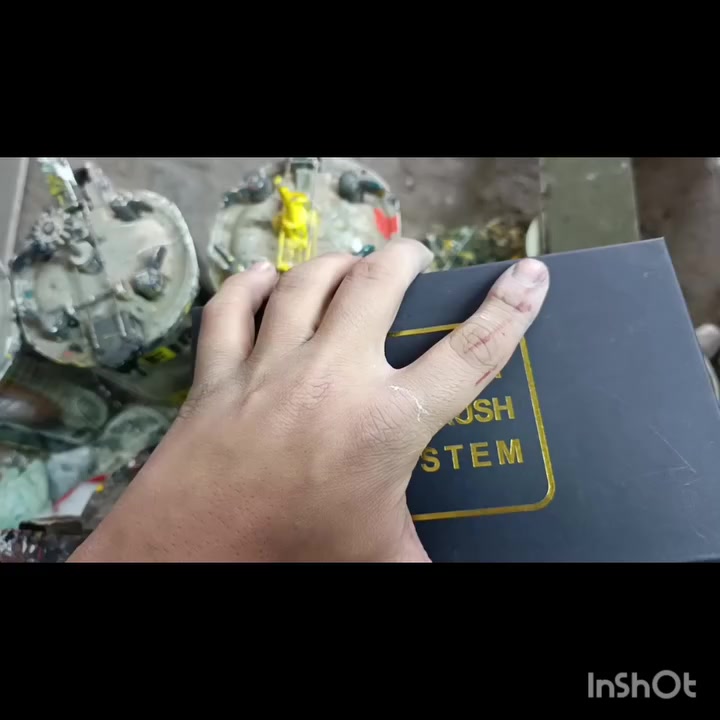 مسدس تكحيل 
عنوان المحل كمب سارة الخدمي امام الملعب الخماسي افران طه العلوي 
***********
