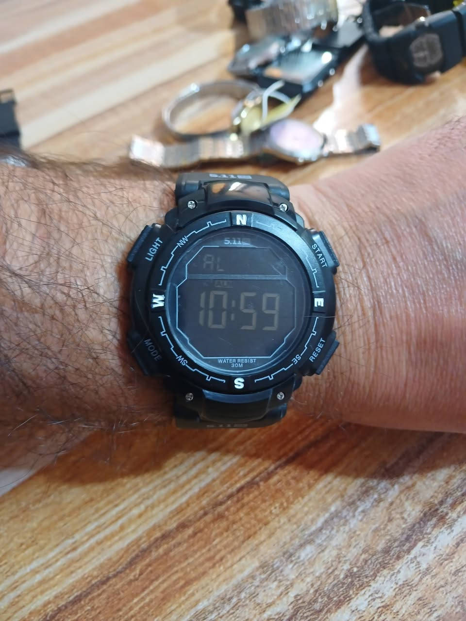 ساعتين باله عسكري طلعتلي بهذا الشكل
قطرها 50 شغالات نظافته 100%
القطعتين السعر 28 الف والتوصيل مجاني
بالعافيه الي ياخذهن


**إذا كنت صاحب هذا الإعلان وتريد حذفه لأي سبب، رجاءا أرسل رسالة إلى الدعم الفني**