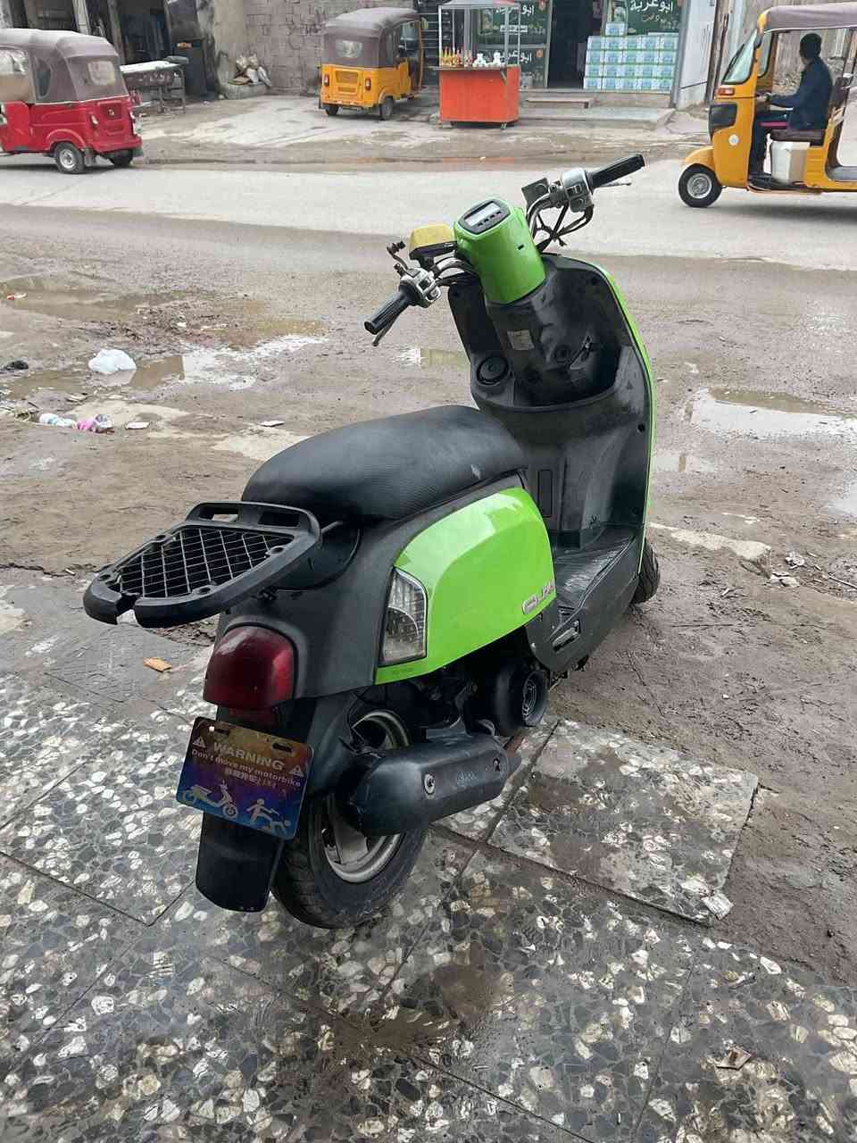 سلام عليكم بوليس نوزل دراجه حلوه  نقصه ستان  تعليك يده لايت سعر ٤٥٠ بيها محال ***********
