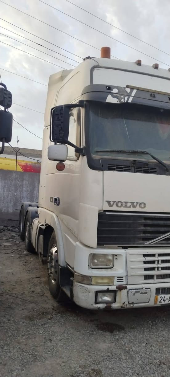 السلام عليكم للبيع فالفو موديل٢٠٠١ مسجله سايلو بل السنويه تحويل مباشر سنكل بلادي السعر١٣٥$ورقه بيه مجال للطيبين *********** شيخ علي بغداد جرف النداف معرض ابن المدائن
