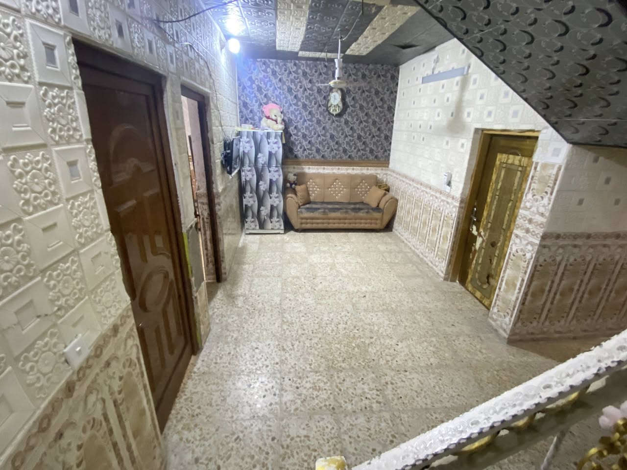 السلام عليكم بيت للبيع كربلاء حي الرباب قرب كلية الحسين لطب الاسنان المساحه 100م طابقين 3 غرف نوم وحمامين   بيت نفه ونضيف وقريب ع الشارع العام السعر 60 وبي مجال 

للاستفسار *********** واتساب وخط
