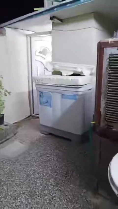 بيت تجاوز للبيع في منطقة الزعفرانيه شارع المعهد مقابيل مجمع الاساتذة نظيف جداً احلهه من تصوير مساحته 90 طرمه وحمام خارجي شرقي وحمام داخل البيت غربي ومطبخ ومدخل استقبال ومدخل من المطبخ بي استقبال وصاله وغرفة نوب البيت كله كاشي نظيف بناء جديد والمنطقه احسن ناس البيت للبيع السعر 22 وبي مجال


**إذا كنت صاحب هذا الإعلان وتريد حذفه لأي سبب، رجاءا أرسل رسالة إلى الدعم الفني**