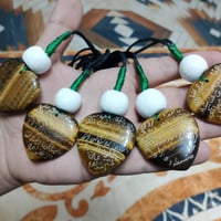 يا الله سلام عليكم اخواني الاعزاء  متوفر حجر تايكر وعطف بحري قطعتين في...