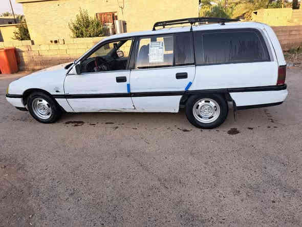 السلام عليكم اعاده النشر بسبب الوعود الكاذبه اوبل اوميكه استيشن 
رقم صلاح الدين ما اندل صاحبهه مكفوله دوله وعشاير 
كامله تشغل وتطلع 
محوره كابريته بل بانزين تنساهه 
سعرها 13 وبيها مجال قليل 
بيع او مراوس 
***********
