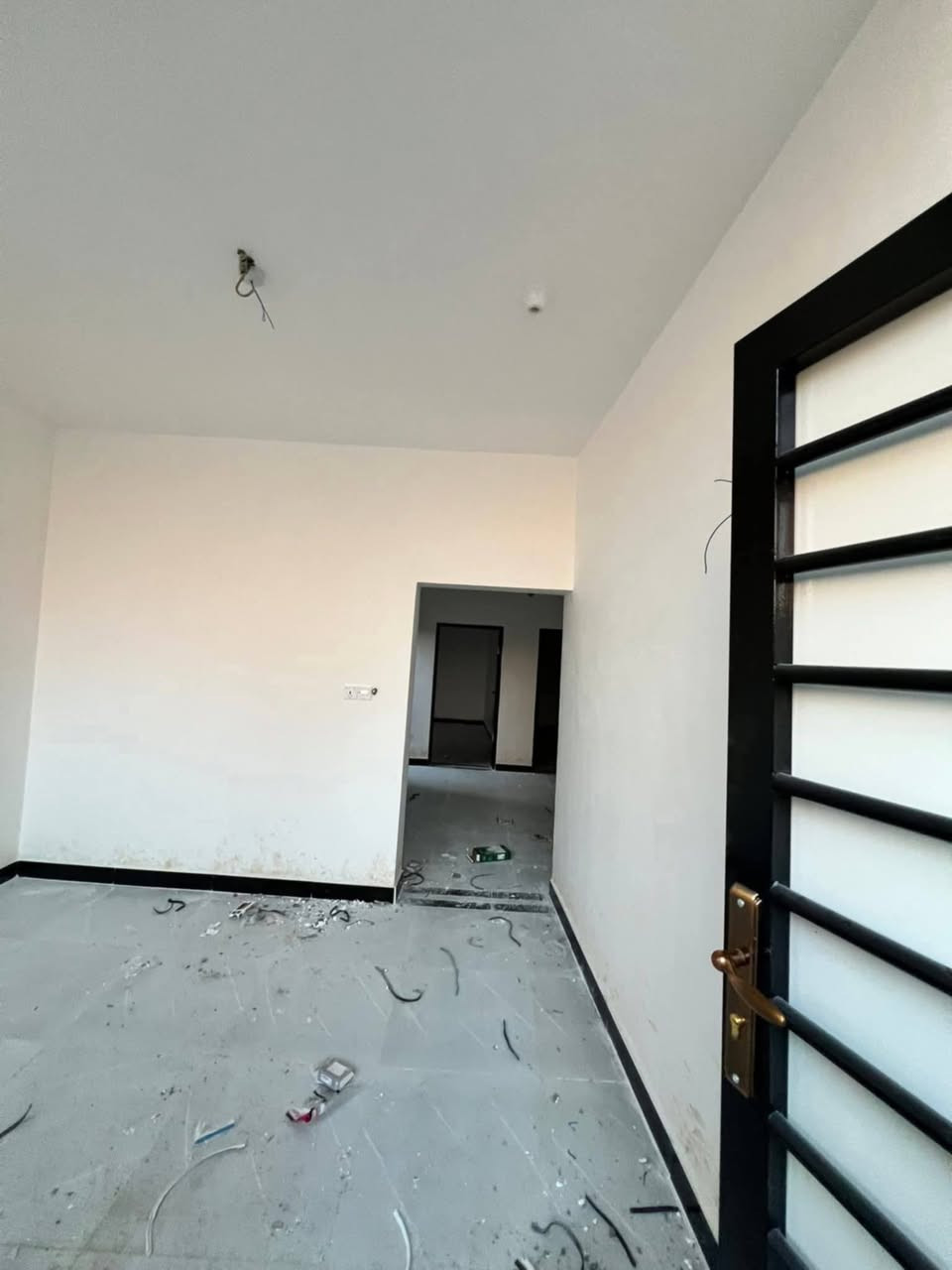 للبيع بيت زراعي سند 25 بي قرار محكمه بحي علام مساحة 100 متر الاتصال على رقم ***********
