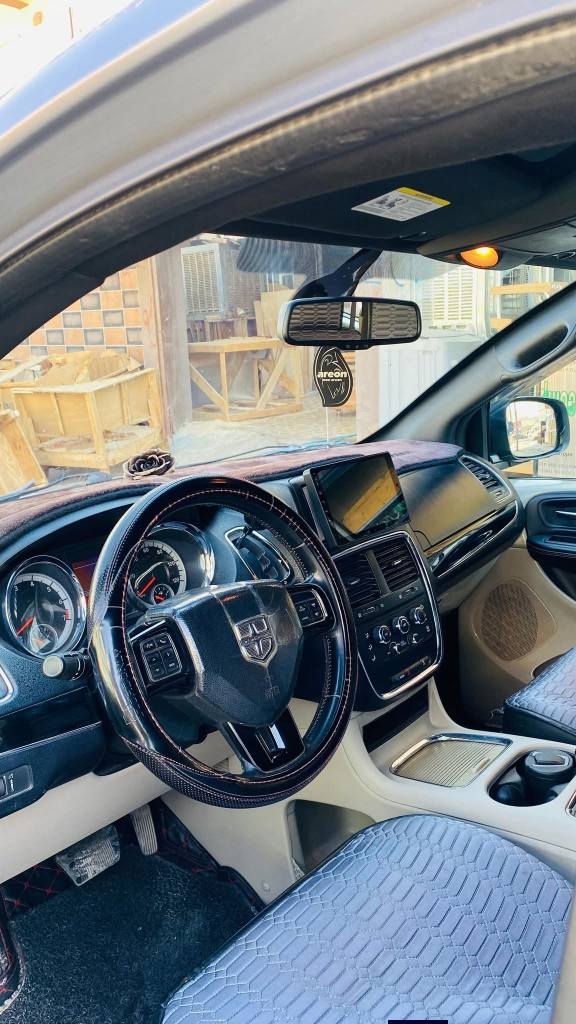 السلام عليكم دوج كرفان موديل 2017 مواصفاتsxt تشغيل عن بعد سياره بسمي بيها كابون بنزين
فرس سقفي فرس وسطي شاشات بل فرس تبريد ثلاث قطع تحكمات استيرن شاشة عطلات بل دشبول يعني أي عطل يطلع عندك بل شاشه بيبان جنطه جامات ٦كلهم كهربائي كير محرك تبريد طخم كلها بشرط حجم محرك 3600سيارة مال بيت ما متعوب حادث موجود بل صوره مبدل جاملغ وصبغ ربع باب مال سكن الباقي مكفول وهاي حادث خارج العراق السعر180
بي مجال بسيط عنوان سيارة موصل القادسية الثانية قرب جامع علي بن أبي طالب عنوان ثاني موصل حي الملايين رقم الهاتف ***********او *********** موصل, نينوى
