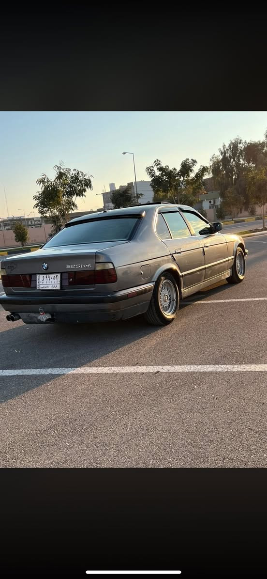 سلام عليكم بي ام ٥٢٥ مسكر كير ئوتوماتيك سيارة مةكفول كةفالة عامة مةشروع وطني سةنةوية جديدة ٢٠٢٨بسمي  كامل جاهزة  سيارة بشتر تحويل سعر٤٨ بي مةجال ***********
