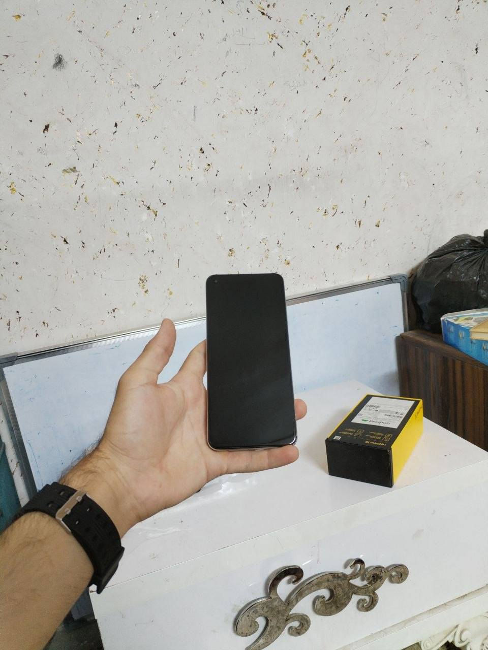 ياالله السلام عليكم شباب  : 
* ريلمي  realme  10
•  ذاكرة 256 يدعم 3 شرآئح SIM (سيمكارت) نظافة 100٪ برغي واحد ما مفتوح بي ملحقاته كامله السعر 150 الف كلش بيه مجال . 
_ تواصل واتس آب متوفر 
      ***********
