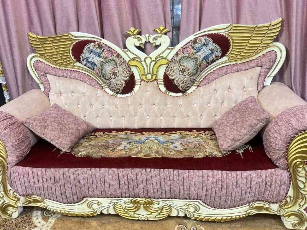 السلام عليكم تخم ١٢ نفر ٣ كبار و٢ زغار تزكام ملكي جديد.السعر 500 وبيه مجال 
لاتصال ***********
