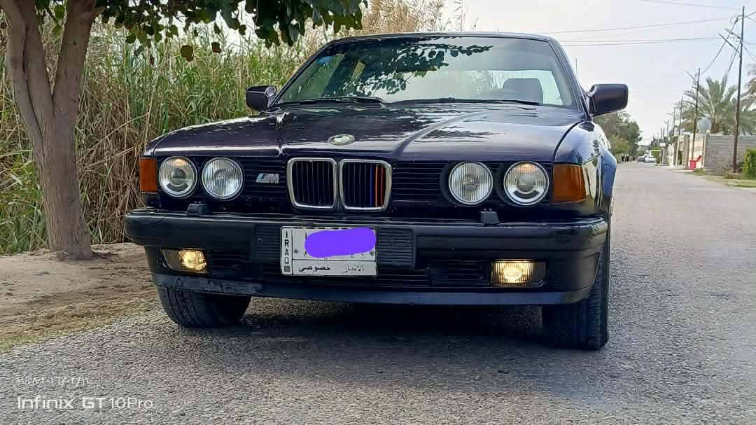BMW 1990 735
محرك كير جدد عالفحص 
حداديه خلفي امامي جديده 
تخم تاير تخم ويل خليه 
كهربائيات شغاله 
تبريد نقص كلج كمبريسر وغاز 
سلايت روف 
كفاله من حادث وخياس وتصليح 
داخل جلد بيجي 
نظافه الصبغ 75% 
نظافه الداخل 80% 
مكانه الانبار #الحبانيه 
السعر 42 💲 بيه مجال 
***********
