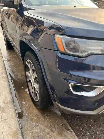 السلام عليكم ورحمة الله وبركاته 
جيب كراند شيروكي للبيع 
موديل 2018
 اوفرلاند هيمي 5700 
رقم بغداد
 حادثها جاملغ وبنيد 
فول مواصفات
 ♦️بانوراما ♦️
♦️رادار امامي خلفي وجانبي ♦️
♦️كامرة خلفية ♦️
♦️صندوق كهرباء شفط♦️ 
♦️كشنات كهرباء وميموري♦️
♦️تدفئة كشنات وستيرن ♦️
♦️وباقي المواصفات المعروفه ♦️
مكان السيارة/ بغداد الكرادة 
للاستفسار الاتصال على *********** 
السعر 222 وبي مجال
