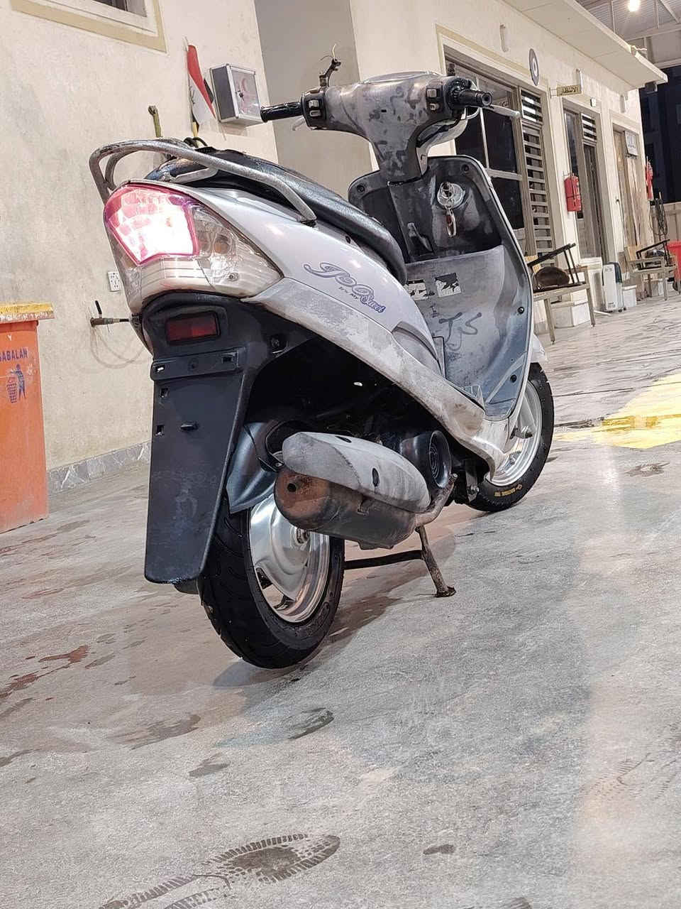 السلام عليكم اخوان دراجه لبيع دراجه خير من الله ما ناقصه شي دراجه مزوده بوشه ٥٥ كلاج رياضه امام خلفي السعر 550وبيها مجال ***********
