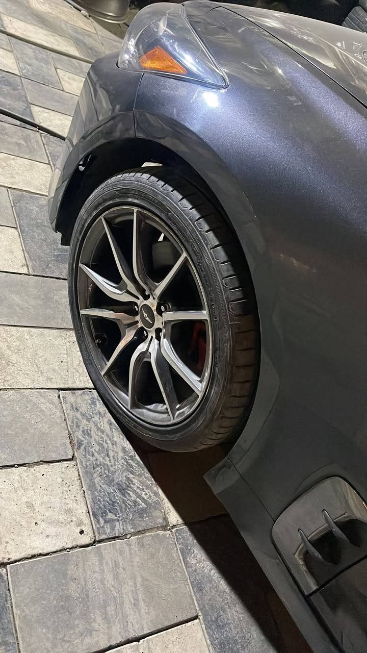 السلام عليكم
تخم ويل جينيسز حجم ١٩ نظيف مع تخم تاير للبيع

بدون عواج ولا تصليح 

سعره ٣٠٠$ قفل مكاني بغداد الغزاليه

***********
