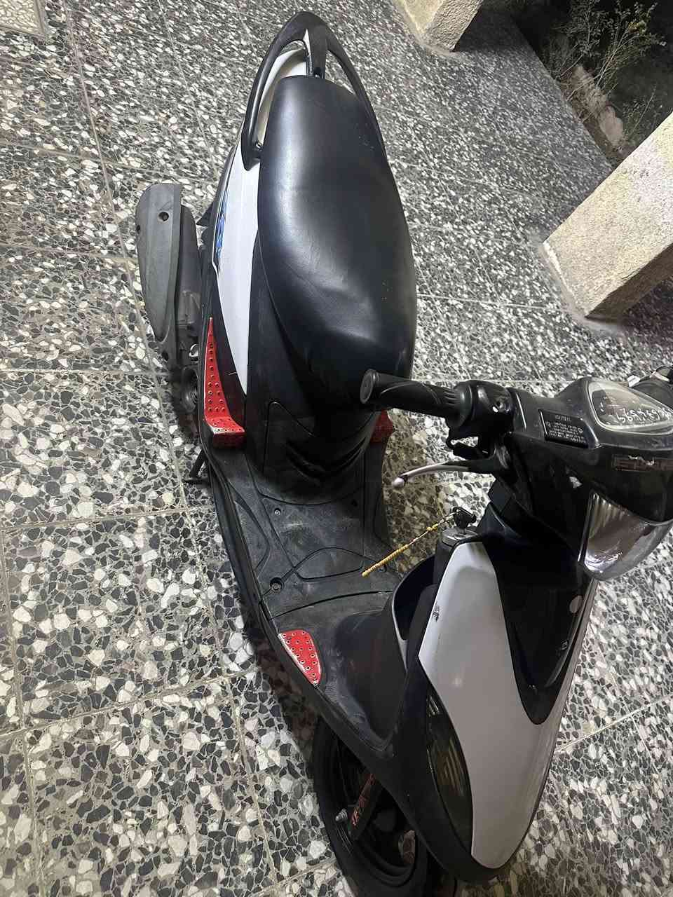 سلام عليكم
ماكس عدله دراجه نضيفه 
مكاني بالأمين 
***********
