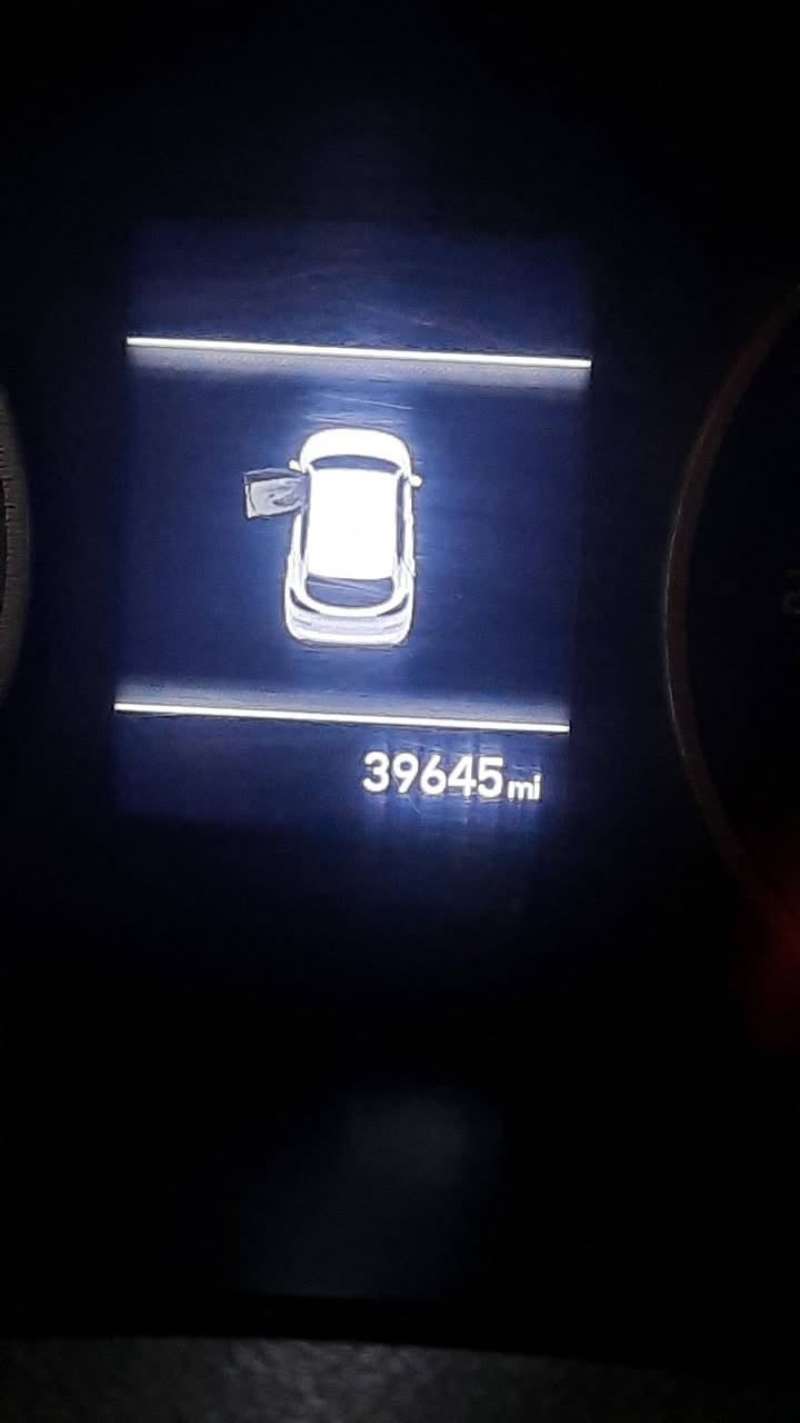 🚗 للبيع: هيونداي توسان 2020
📍 مكان السيارة: بغداد – البلديات
📞 للتواصل: ***********
💰 السعر: 170ورقة – قابل للتفاوض
📊 المسافة المقطوعة: موضحة بالصورة 
🛠️ المحرك: 4 سلندر – 2400dji
• فول مواصفات عدا البانوراما
• وارد أمريكي
📌 تفاصيل إضافية:
• رقم السيارة بغداد مشروع وطني
• باسم المالك تحويل مباشر
• لون السيارة أبيض
